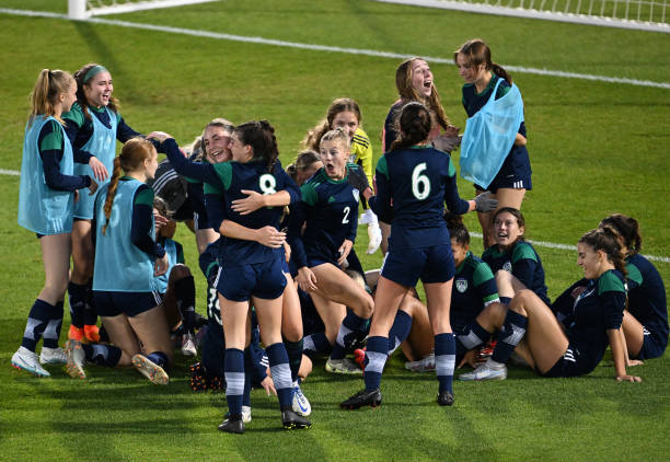 崛起背後的 崛起背後的